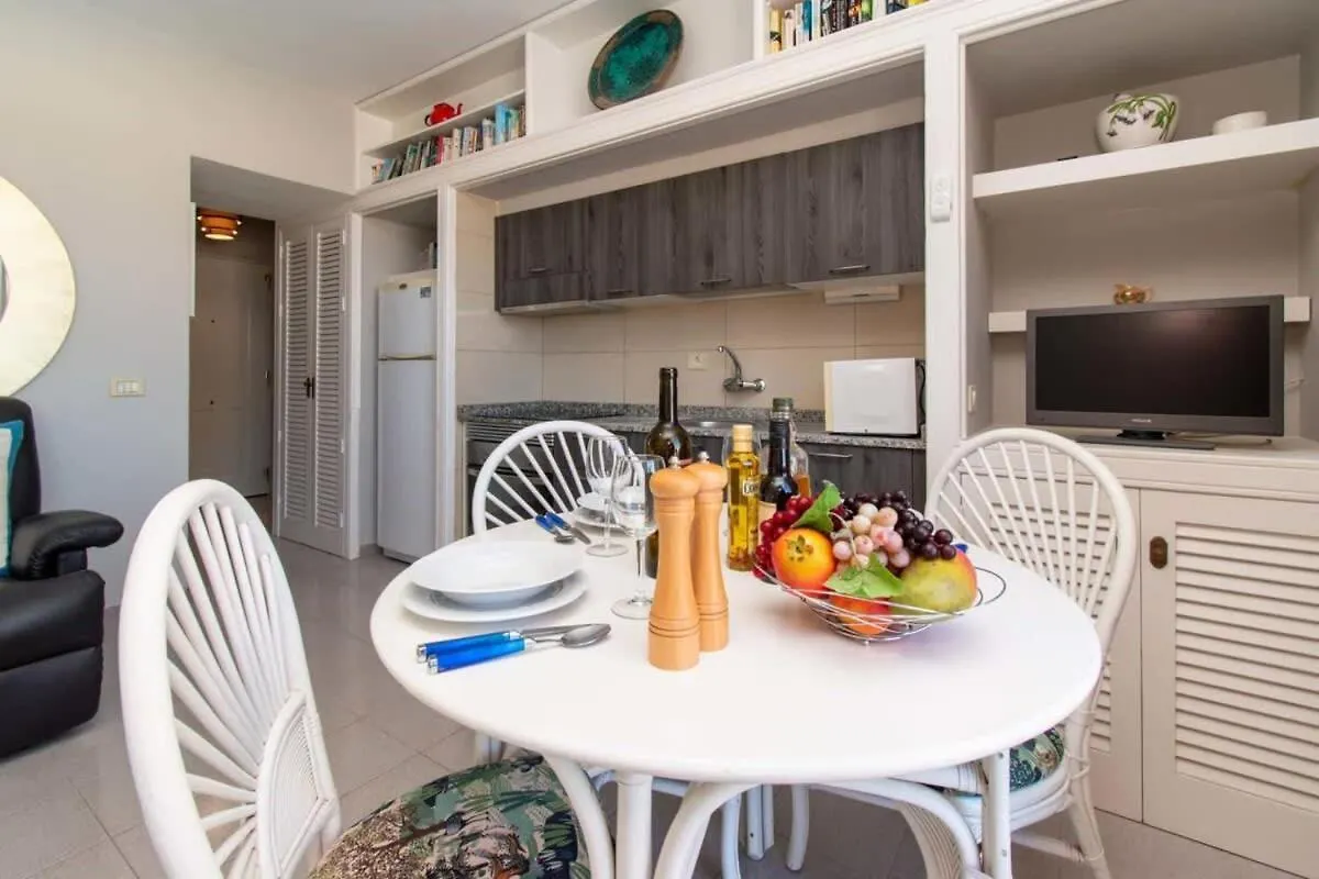 Los Olivos 13 - One Bed أذيخي 0*,
